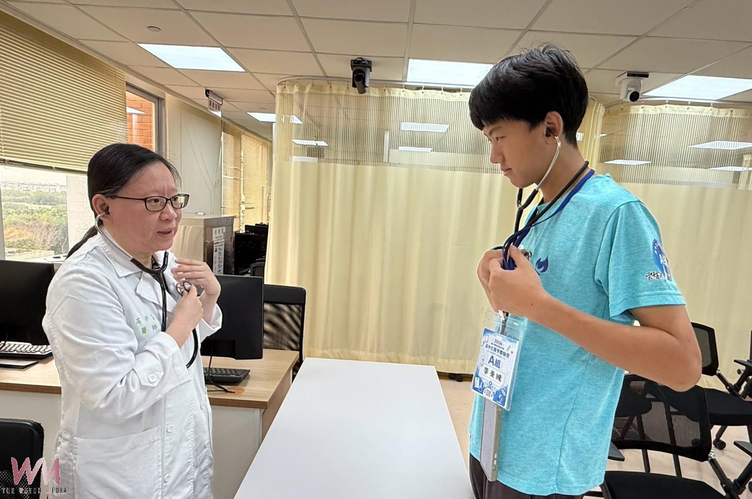 從急救到機器人手術全實作　臺大雲林分院醫學體驗營播下醫師夢種子 - https://www.watchmedia01.com