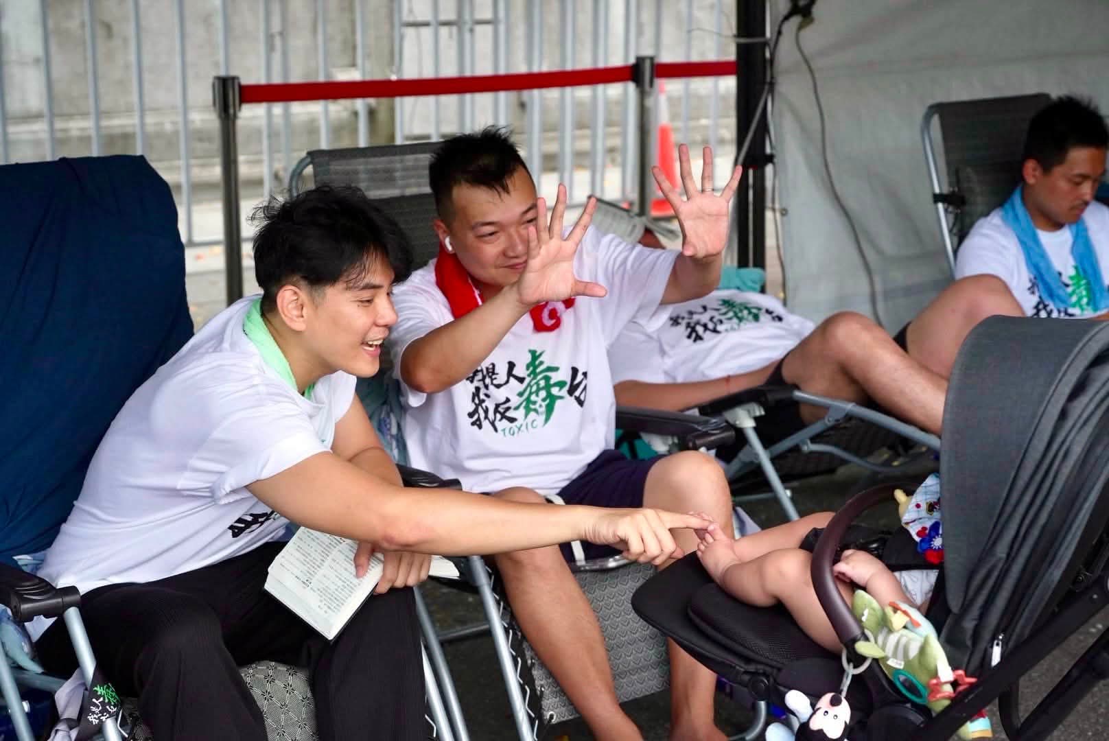 凱道絕食四壯士瀕死抗爭 怒嗆:綠營再裝聾就等著被民意碾碎! - https://www.watchmedia01.com
