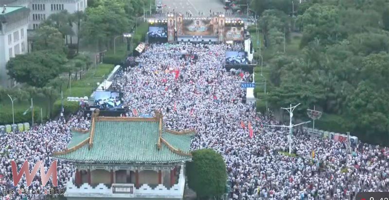 炸裂凱道！主辦單位喊破20萬人　韓國瑜、蔣萬安、黃國昌齊轟賴政府「毒油究責」