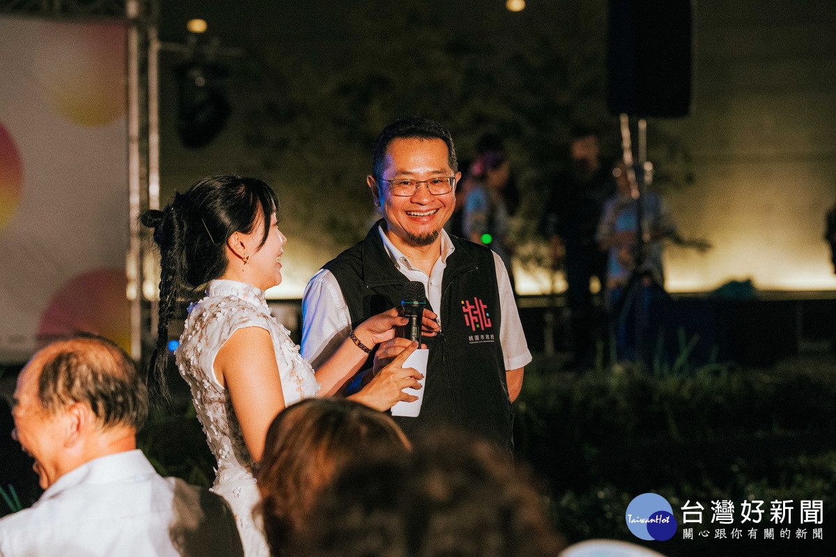 桃園市客家事務局長范姜泰基透過有獎徵答,帶領民眾認識1895乙未戰役客家歷史。<br /><br />