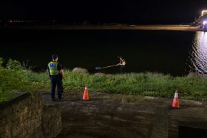 泳圈漂流險釀意外 瑞芳警即時制止民眾涉險撿拾 46 MEITU 20260726 175407535