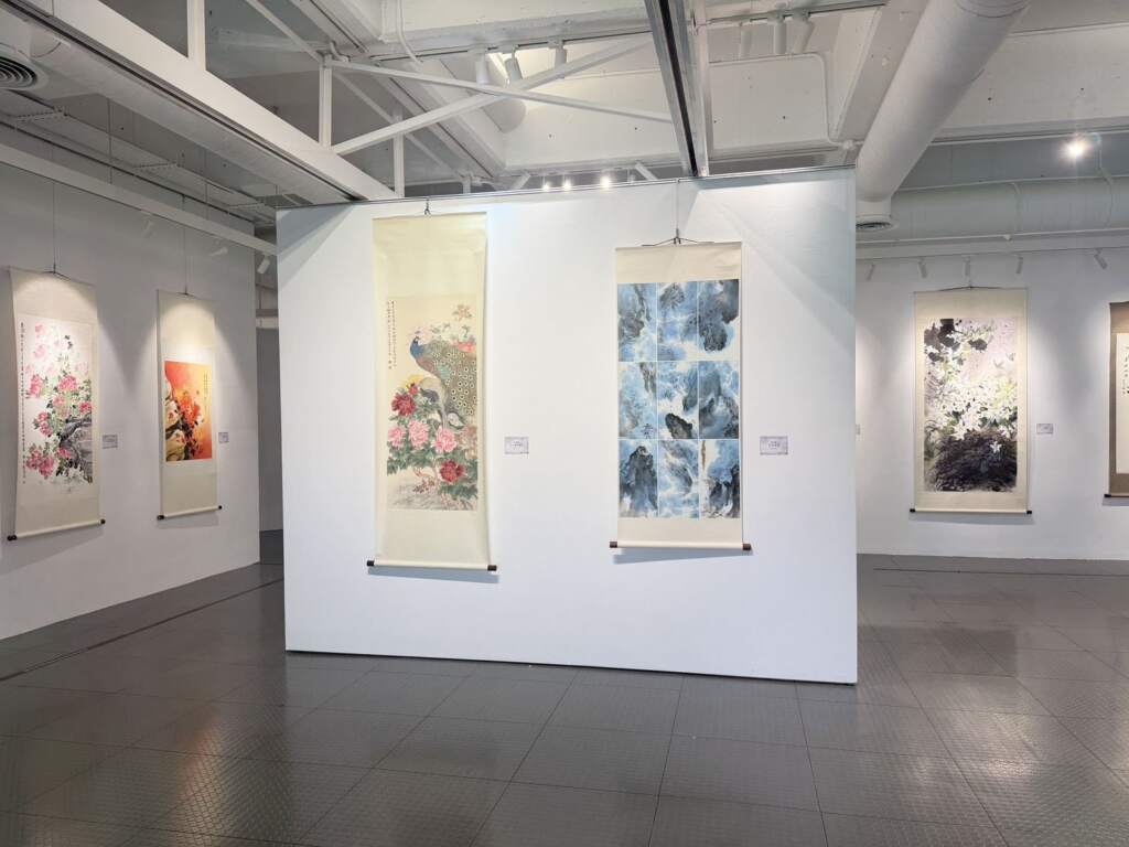 ▲台灣水墨畫會這次展覽以水墨、彩、紛飛為主題。
