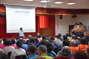 文山第一分局召開聯合社區治安會議 共同宣導反賄選 識詐與校園安全 115年上半年少年犯罪率大減近五成 警方強調強化家庭監督與法治教育 45 1785135655729