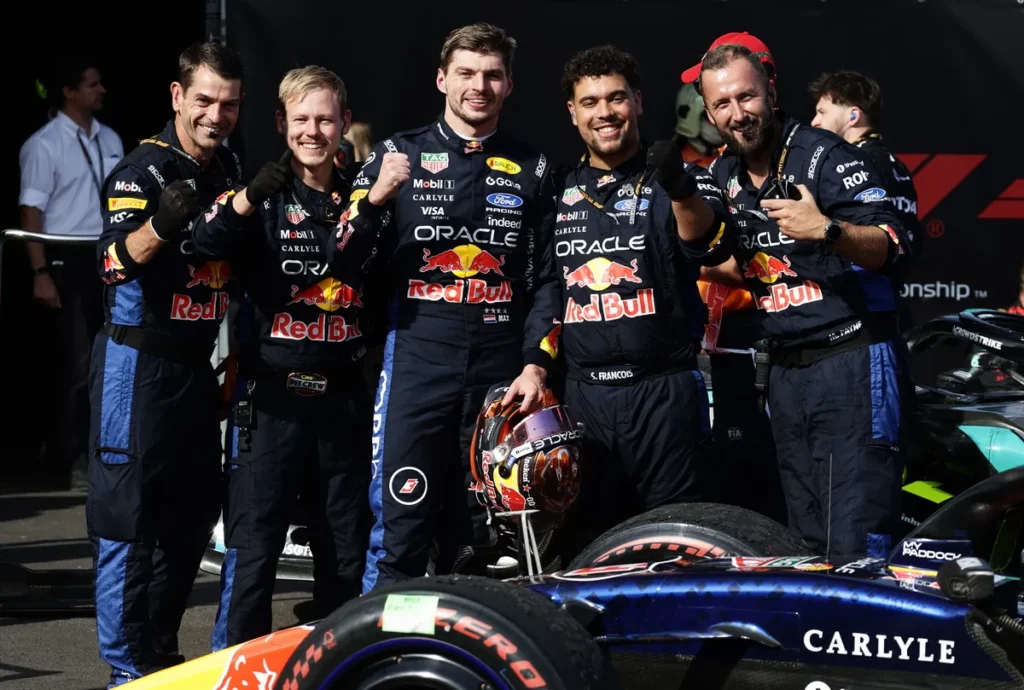 Verstappen與Hadjar分別取得第二、六名，為Oracle Red Bull Racing合計帶回26分。（Red Bull提供）