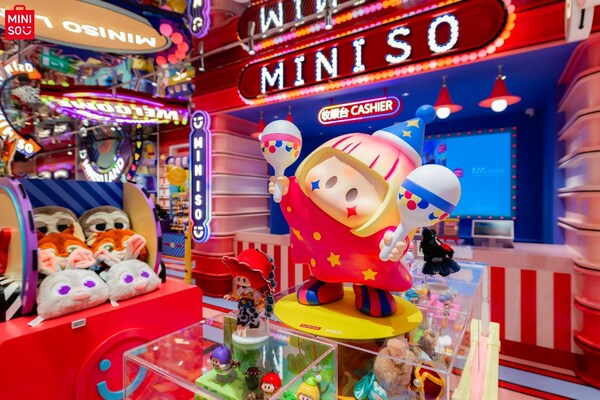 MINISO's YOYO-themed displays MINISO's YOYO-themed displays