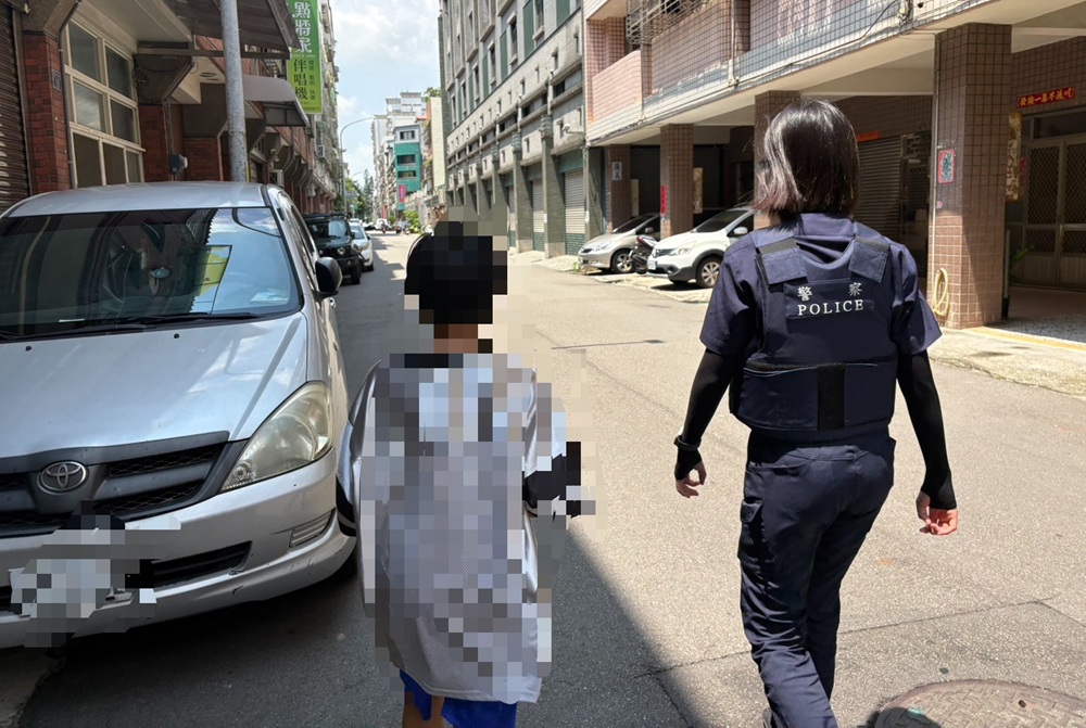 12歲童暑假滑抖音想賺3000元 險寄出手機SIM卡淪詐團共犯 192 cnews204260727a09