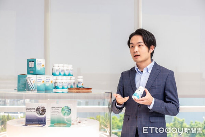 生合生物科技營運長楊川賢分享LP28相關研究,並介紹一項為期12週的研究觀察結果,相關發現受到研究團隊關注。(圖/生合生物科技提供)