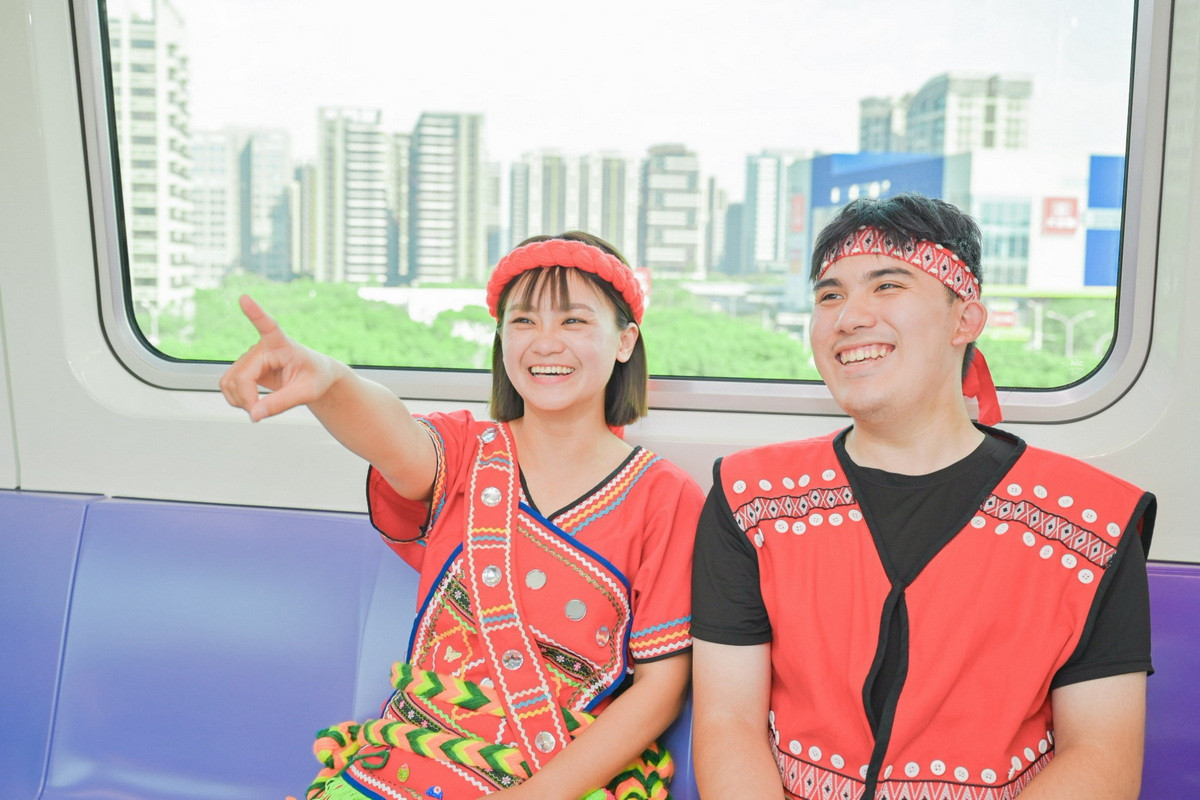 8月「原」力全開,只要穿著原住民族傳統服飾或配戴原民風格配件,即可免費搭乘機場捷運。<br /><br />