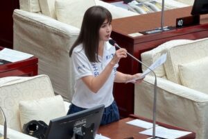 王欣儀揭北市國中社團經費亂象 教育局長承諾3週內提改善辦法 37 MEITU 20260728 161809891