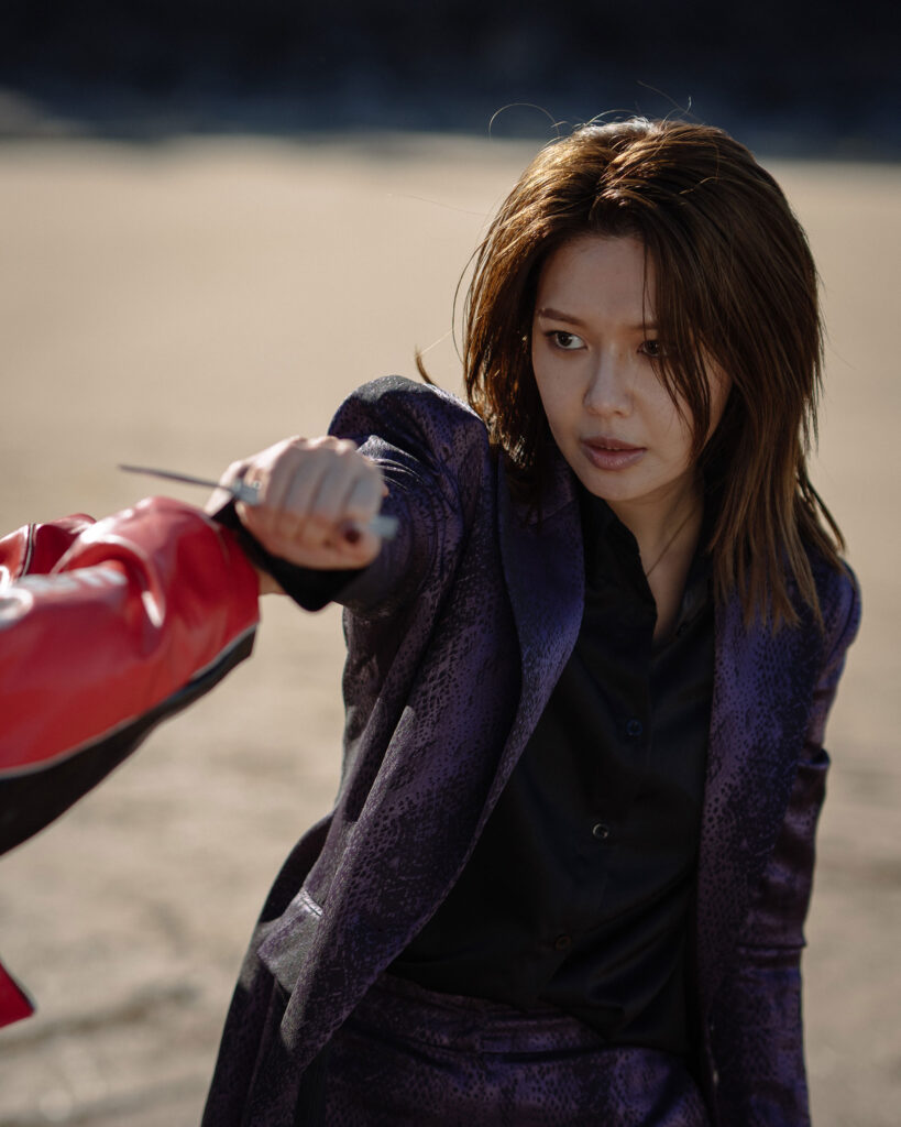 「少女時代」秀英參演嚴正化動作爆笑鉅獻《特務搞飛機2》! 43 %E7%89%B9%E5%8B%99%E6%90%9E%E9%A3%9B%E6%A9%9F2 %E6%96%B0%E8%81%9E%E7%A8%BF%E7%85%A703 %E3%80%8C%E5%B0%91%E5%A5%B3%E6%99%82%E4%BB%A3%E3%80%8D%E7%A7%80%E8%8B%B1%E5%8F%83%E6%BC%94%E5%9A%B4%E6%AD%A3%E5%8C%96%E5%8B%95%E4%BD%9C%E7%88%86%E7%AC%91%E9%89%85%E7%8D%BB%E3%80%8A%E7%89%B9%E5%8B%99%E6%90%9E%E9%A3%9B%E6%A9%9F2%E3%80%8B%EF%BC%81