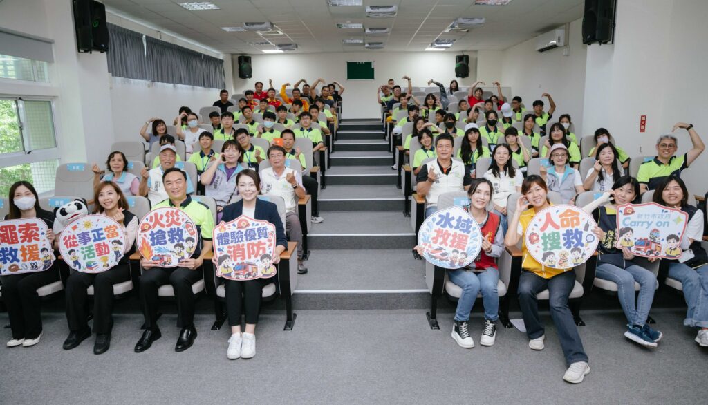 竹市國高中生消防體驗營初登場!高虹安:從體驗中扎根防災知識 提升應變能力 10 11507282