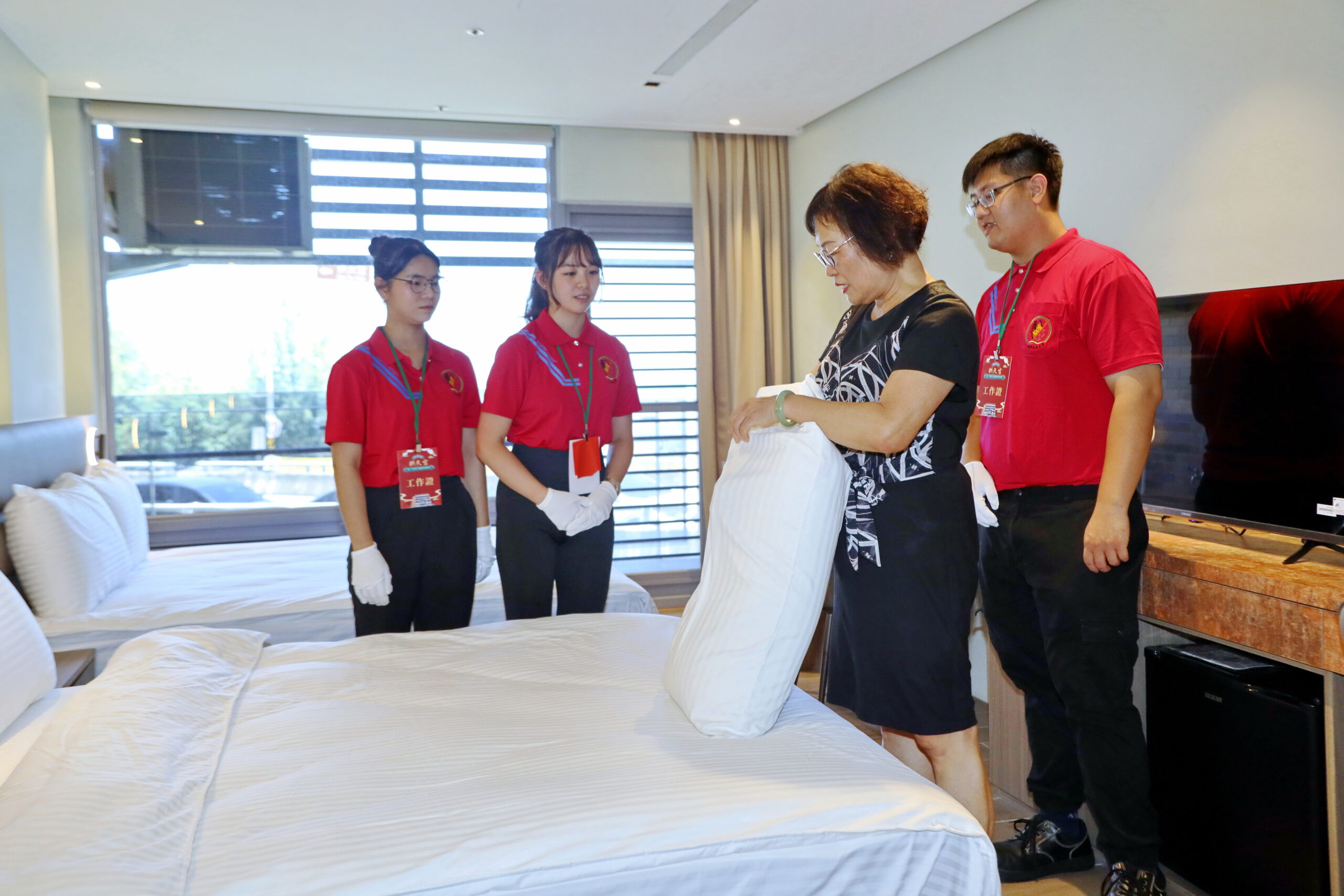 拱天宮第二香客大樓啟用營運 育達科大餐旅經營系打造宗教住宿服務示範基地 37 1%E8%82%B2%E9%81%94%E7%A7%91%E5%A4%A7CKM 5693 scaled