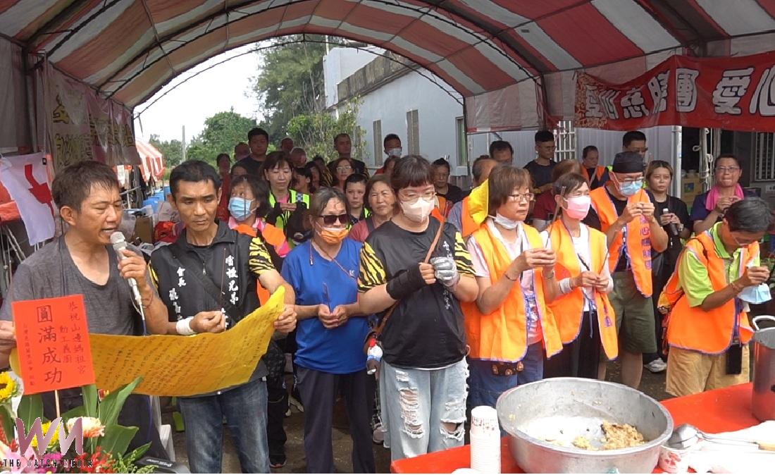 (有影片)/愛心慈膳團攜手雷慢兄弟會 萬份熱食溫暖山邊媽建廟信眾 - https://www.watchmedia01.com