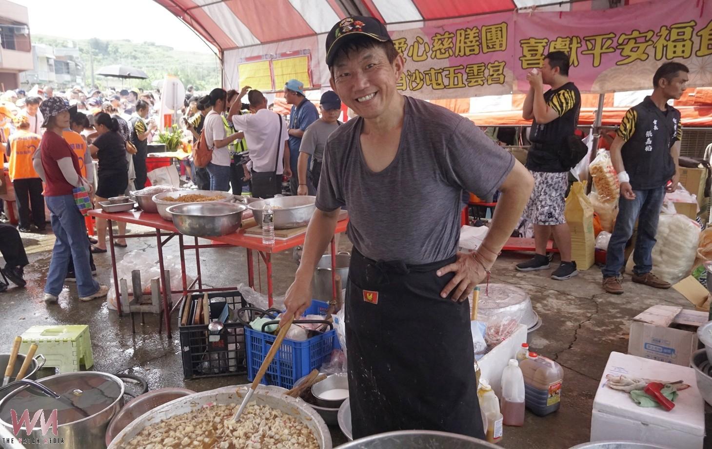 (有影片)/愛心慈膳團攜手雷慢兄弟會 萬份熱食溫暖山邊媽建廟信眾 - https://www.watchmedia01.com