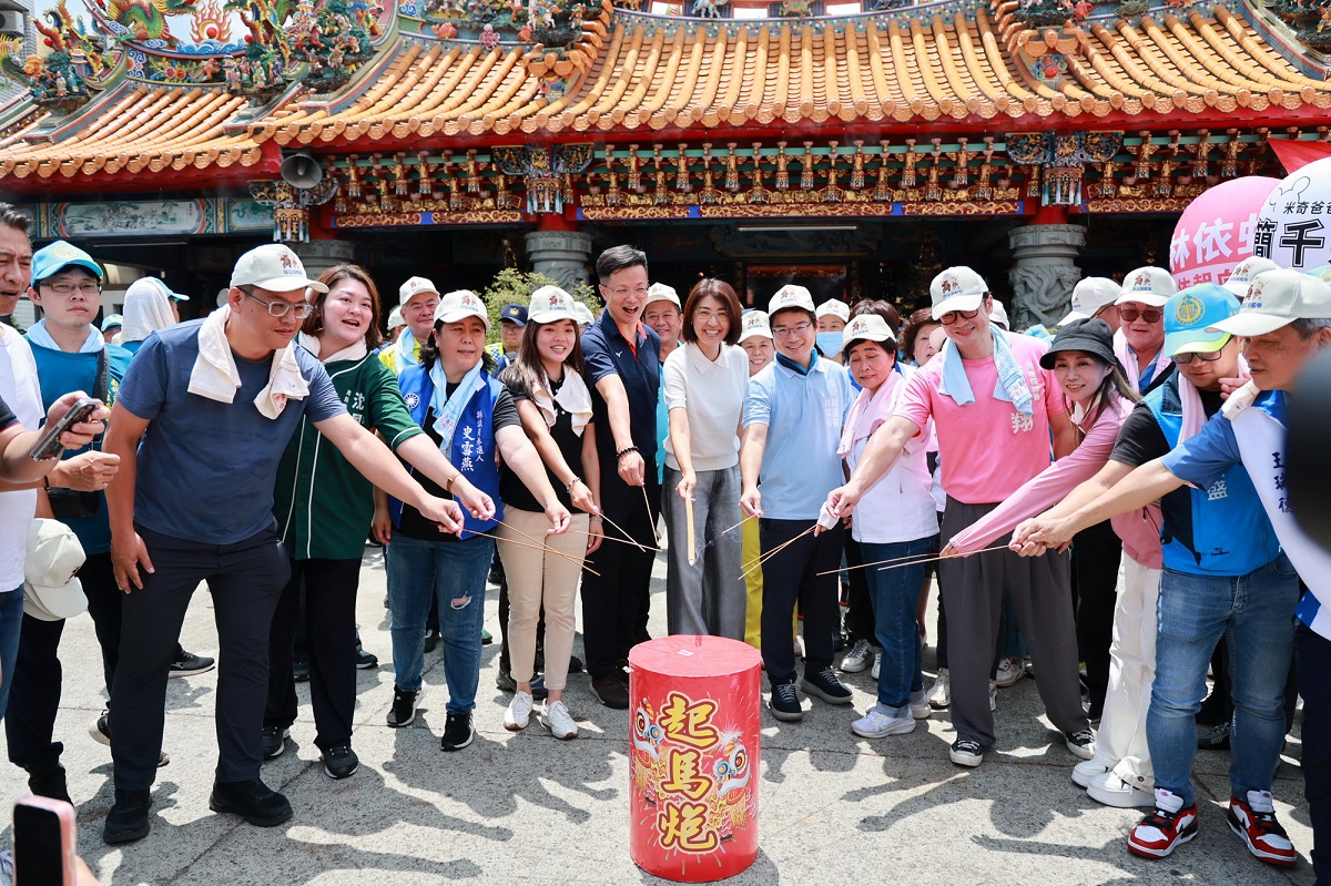南投指南宮城隍爺聖誕遶境祈安 許淑華縣長點起馬炮祈福 - https://www.watchmedia01.com