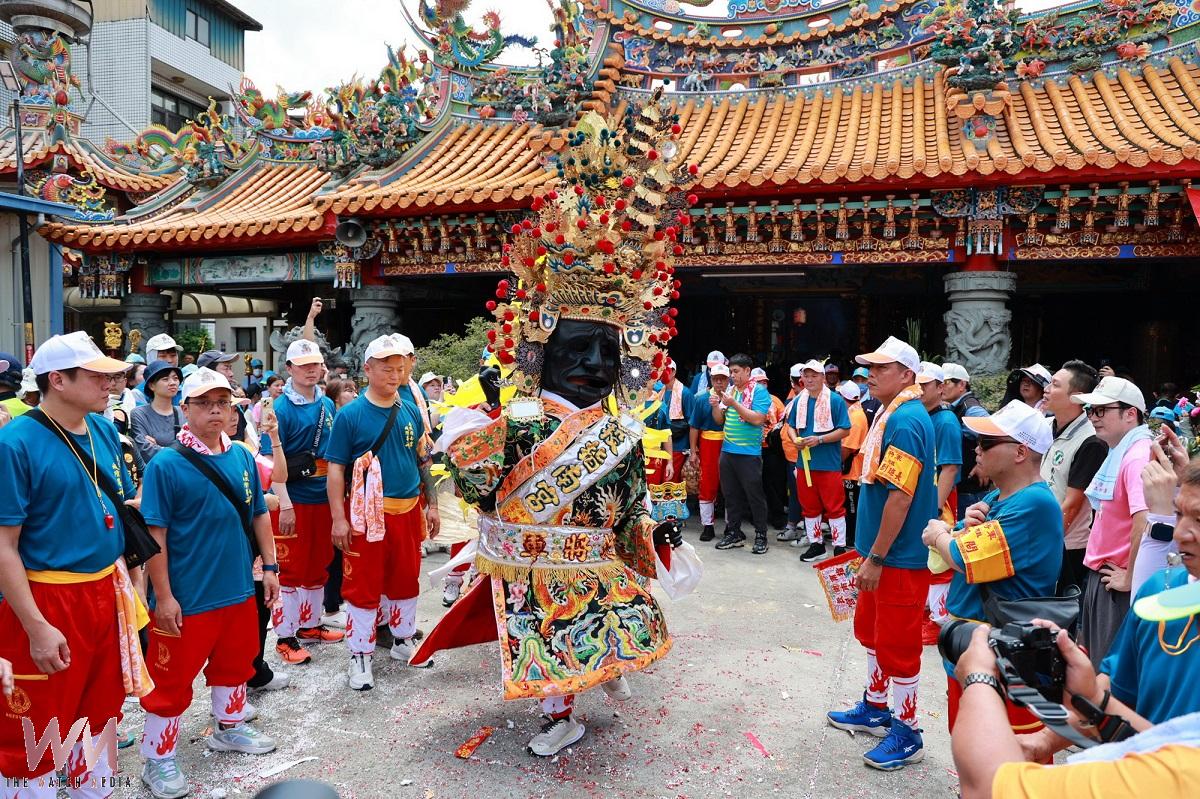 南投指南宮城隍爺聖誕遶境祈安 許淑華縣長點起馬炮祈福 - https://www.watchmedia01.com