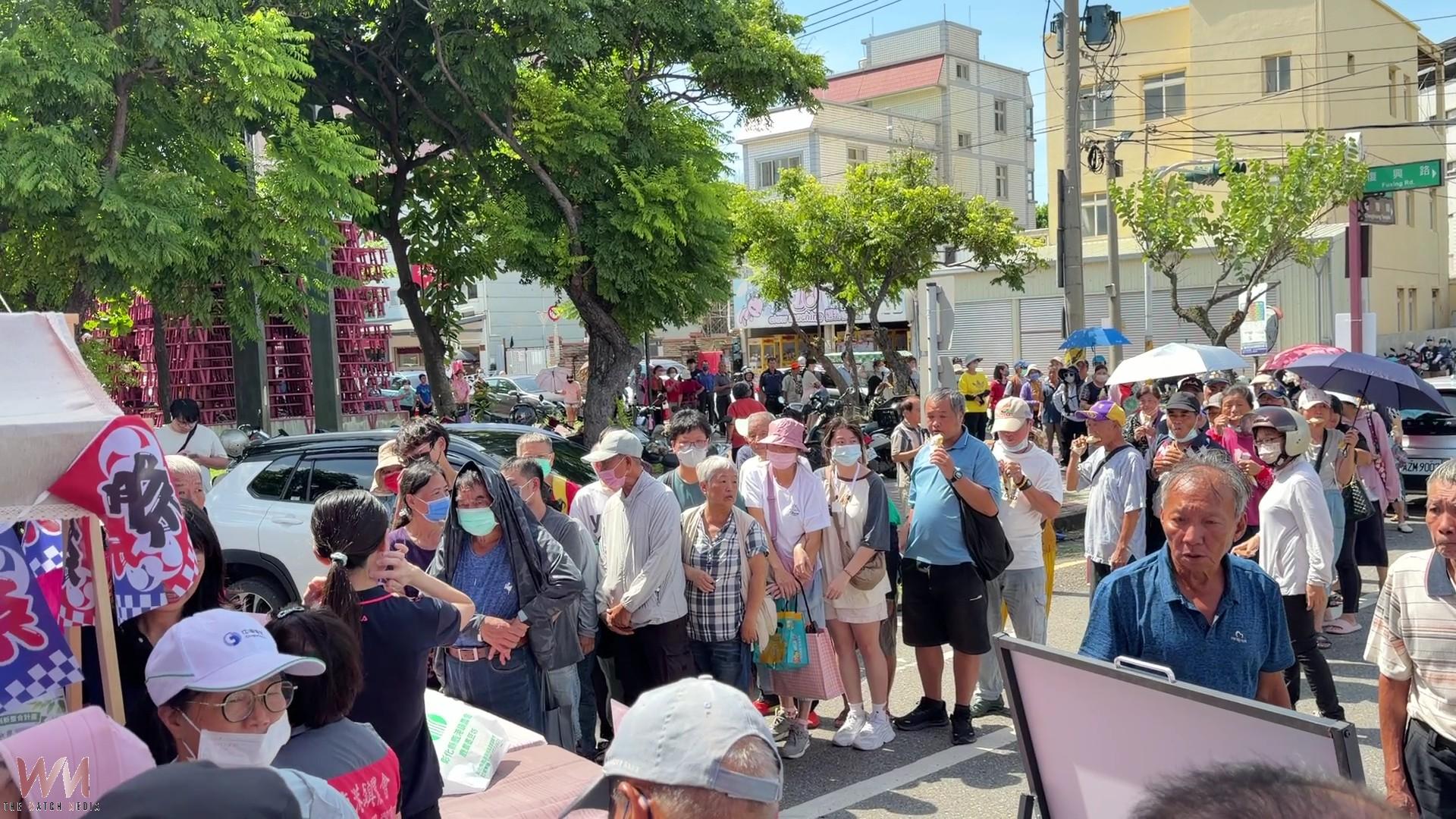 (有影片)/太狂了!500份蒲燒鰻便當秒吸700米排隊人潮 - https://www.watchmedia01.com