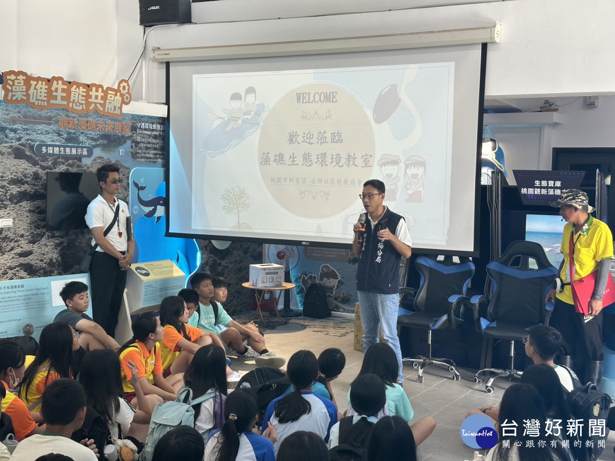 副分局長陳龍文率同分局偵查隊進行識詐、反詐騙宣導。