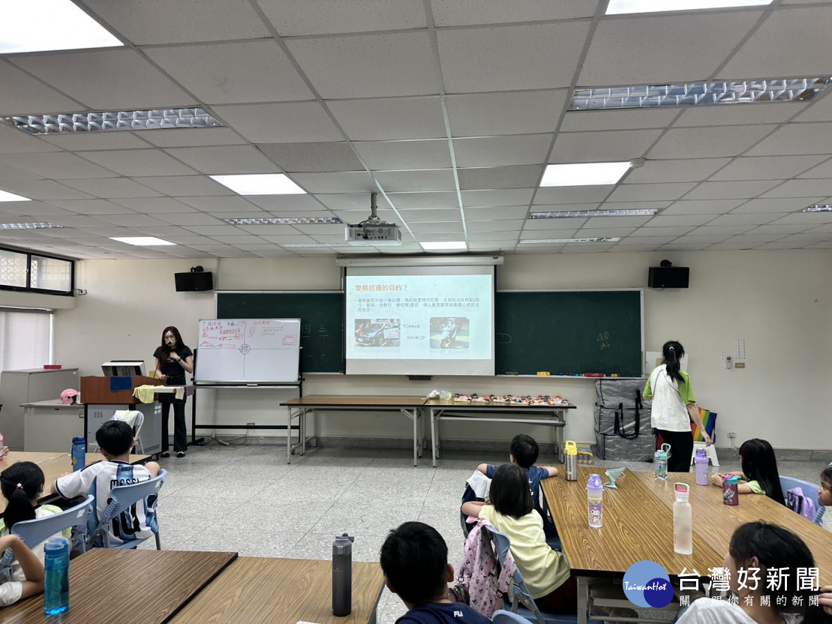 婦幼警察隊至暑期兒童營隊辦理兒童保護及性騷擾防治宣導。
