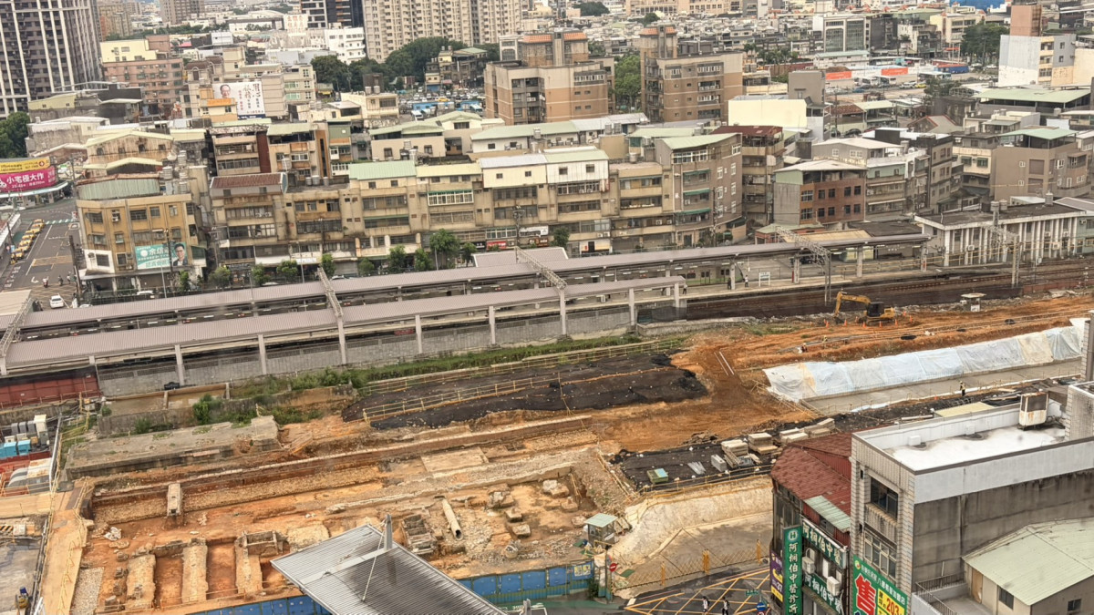 桃市鐵路地下化工程涉及桃園舊火車站考古遺址等,文資處理作業均依法辦理。