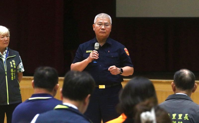 社區治安觀摩結合防災教育 板橋自強里分享營造成果 59 《圖說》警察局長方仰寧於觀摩研習活動會場致詞。〈警察局提供〉