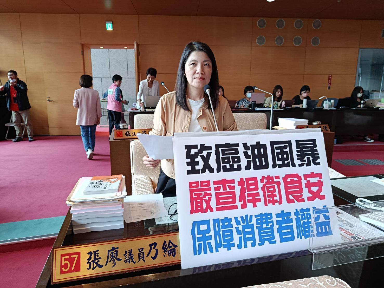 中央決策不尋常啟人疑竇 盧秀燕消去法毒油門神是誰? 30 %E9%96%80%E7%A5%9E%E8%AA%AA