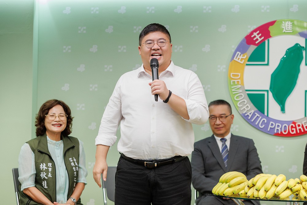 嘉義夏蕉進入產季　蔡易餘號召認購1萬公斤挺農民兼做公益 205