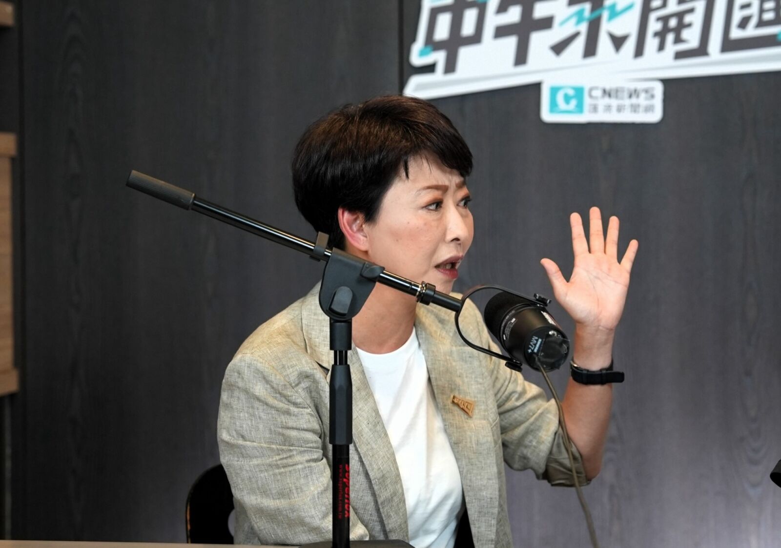 中午來開匯／郭信良遭搜索引發換人聯想？　陳亭妃笑回：因為謝龍介最會講民調 213