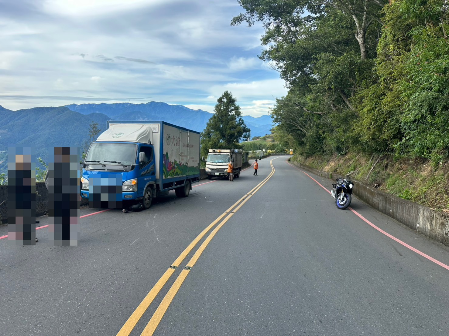 機車騎士台14甲線對撞小貨車 重傷搶救仍不治 警籲山區行車減速慢行
