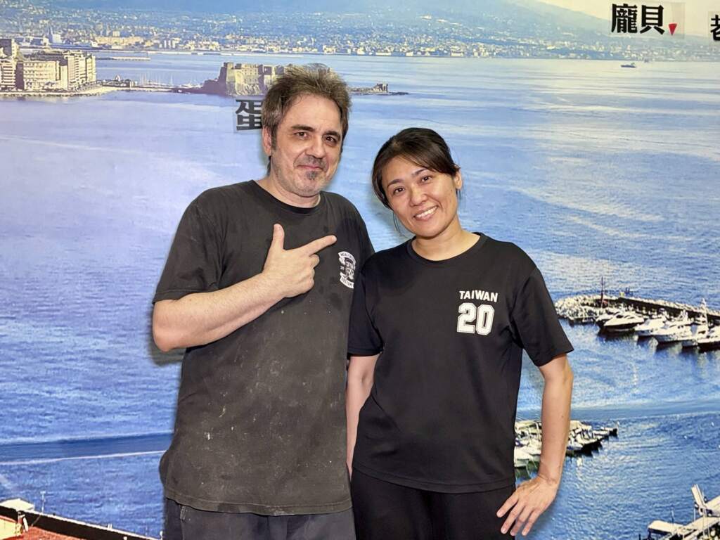 ▲來自義大利的主廚Marzio,因為愛上台灣的人情味,回到家鄉學習披薩技藝,最後跟著妻子回到南投埔里,在桃米社區打造屬於自己的義式餐廳,展開人生第二次創業。(圖/記者蘇彩娥攝)