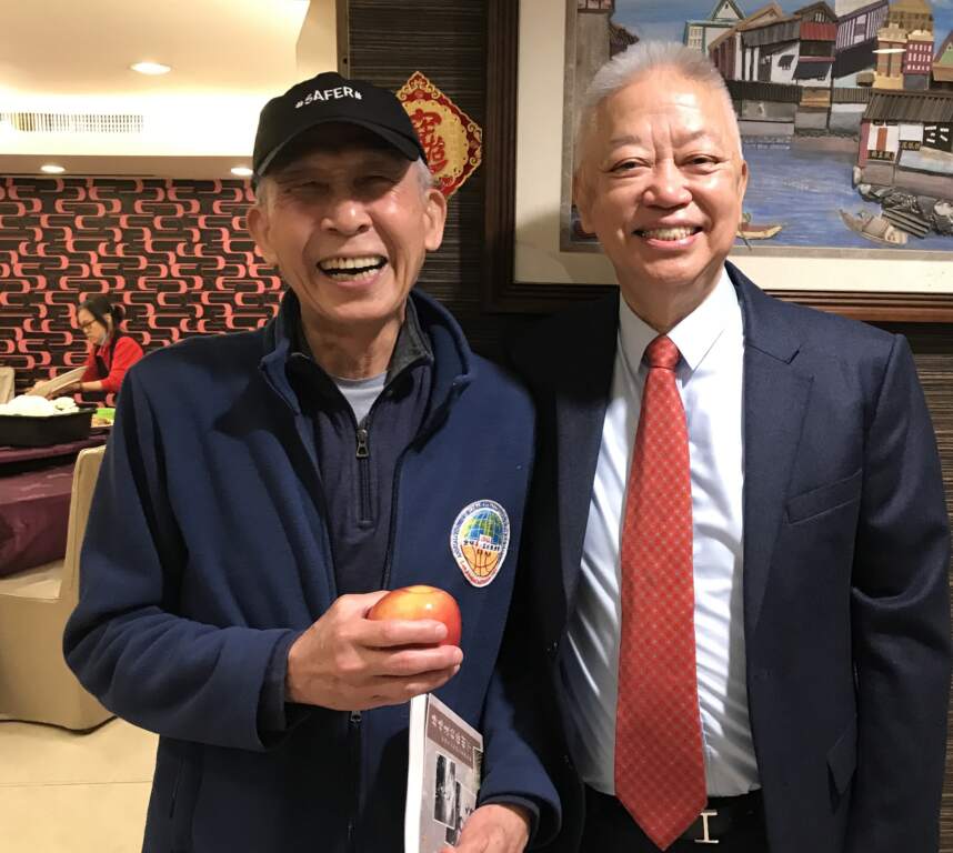 凌安海(右)是師大學霸，美國加州柏克萊大學博士。 (魏冠中攝影)