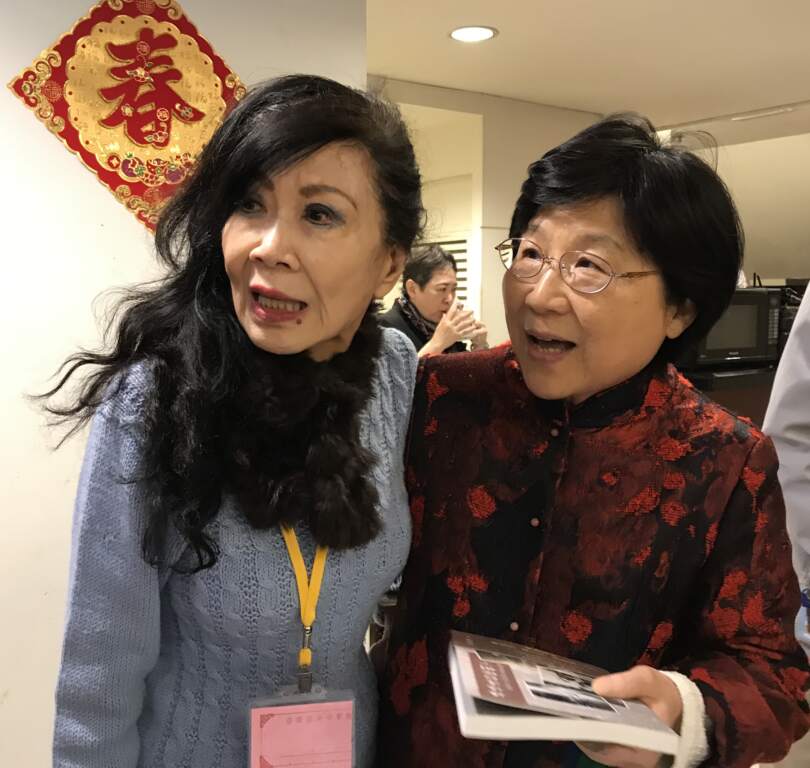 兩位台大學霸，周大經(左)、馮燕(前台大學務長)，都是成功新村名將之後。 (魏冠中攝影)