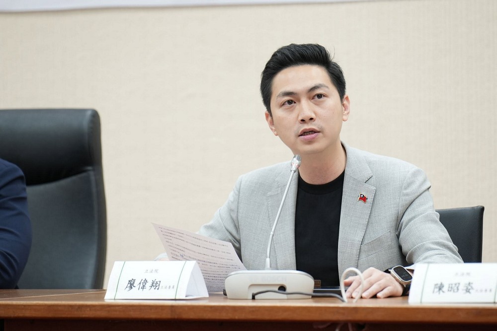 廖偉翔爭取「攝護腺癌公費篩檢」 衛福部首度鬆口:預估116年上路 230 廖偉翔爭取「攝護腺癌公費篩檢」 衛福部首度鬆口:預估116年上路 229