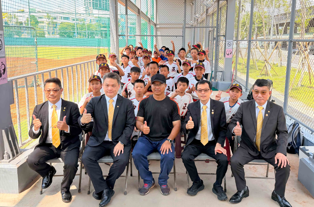 力挺高雄中正國小少棒隊 永慶不動產、永義房屋高雄經管會捐10萬 18 cnews207260731a03