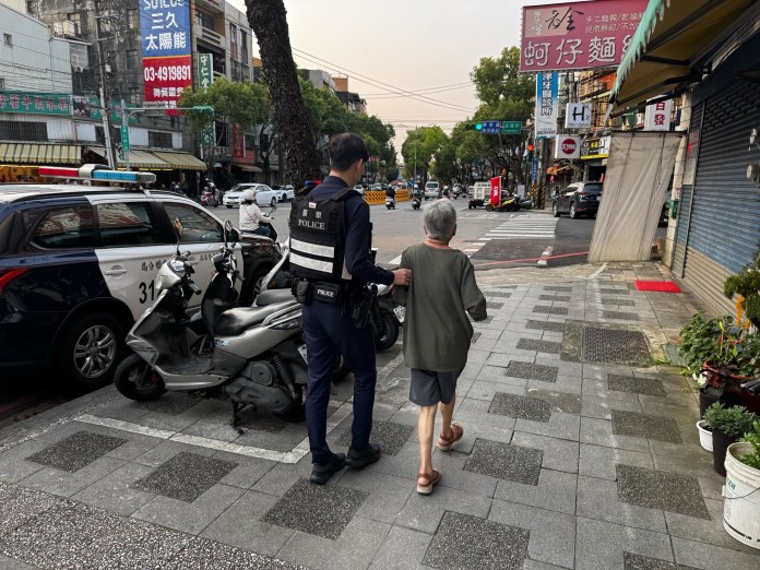 黃世杰楊梅、蘆竹趕場爭取支持 承諾整合捷運公車路網 S 26091577 0