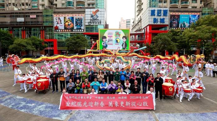 張碩芳父親節前夕走訪南門市場 傾聽攤商復工心聲 1324030