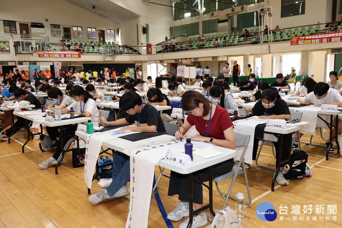 警察局暑期書法競賽分高中國中國小複賽。(縣府提供)<br /><br /> <br /><br /> <br /><br />