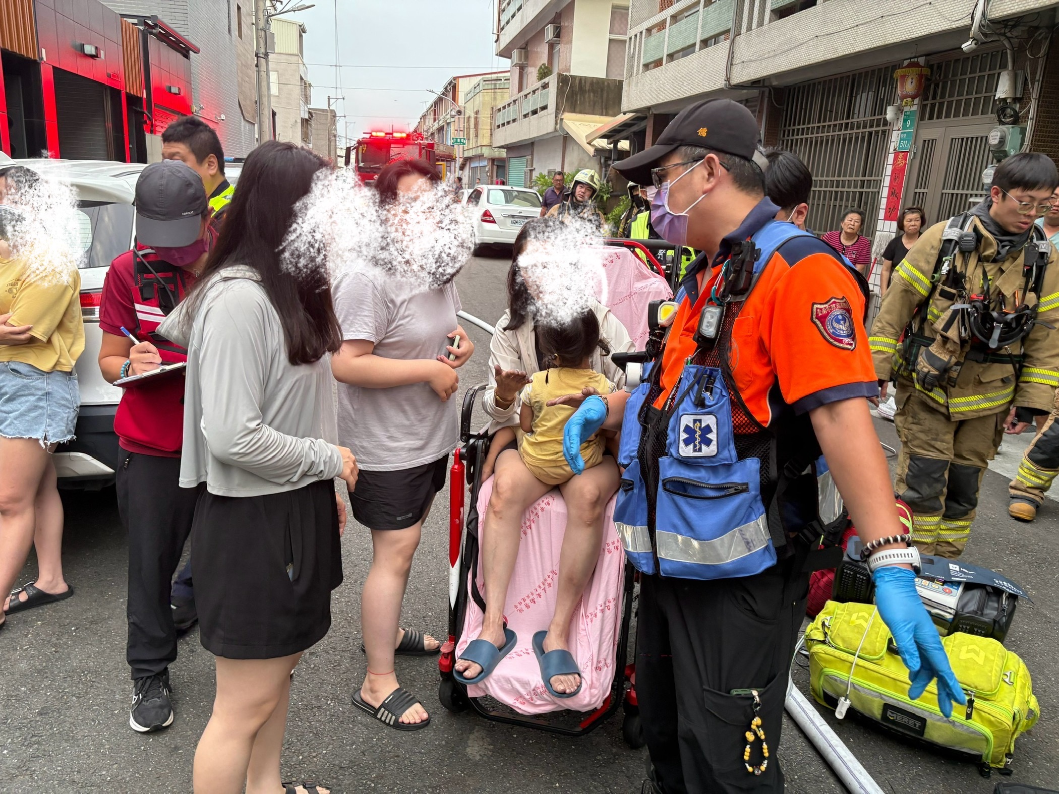 ▲▼屋內慘狀曝,火災當下一度有2男2女受困,所幸均有逃出(圖/記者王俊勝 翻攝)2