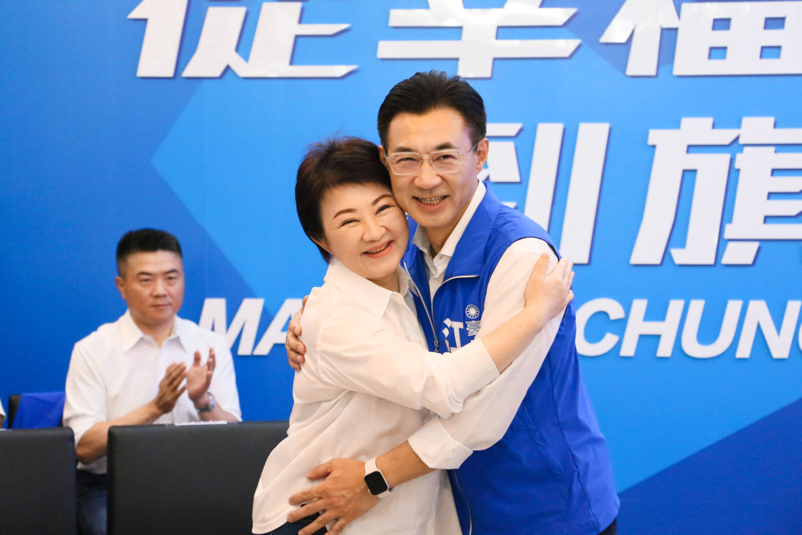 盧秀燕大讚「無可取代的接班人」 江啟臣台中市長競選團隊正式成軍 248 盧秀燕大讚「無可取代的接班人」 江啟臣台中市長競選團隊正式成軍 247
