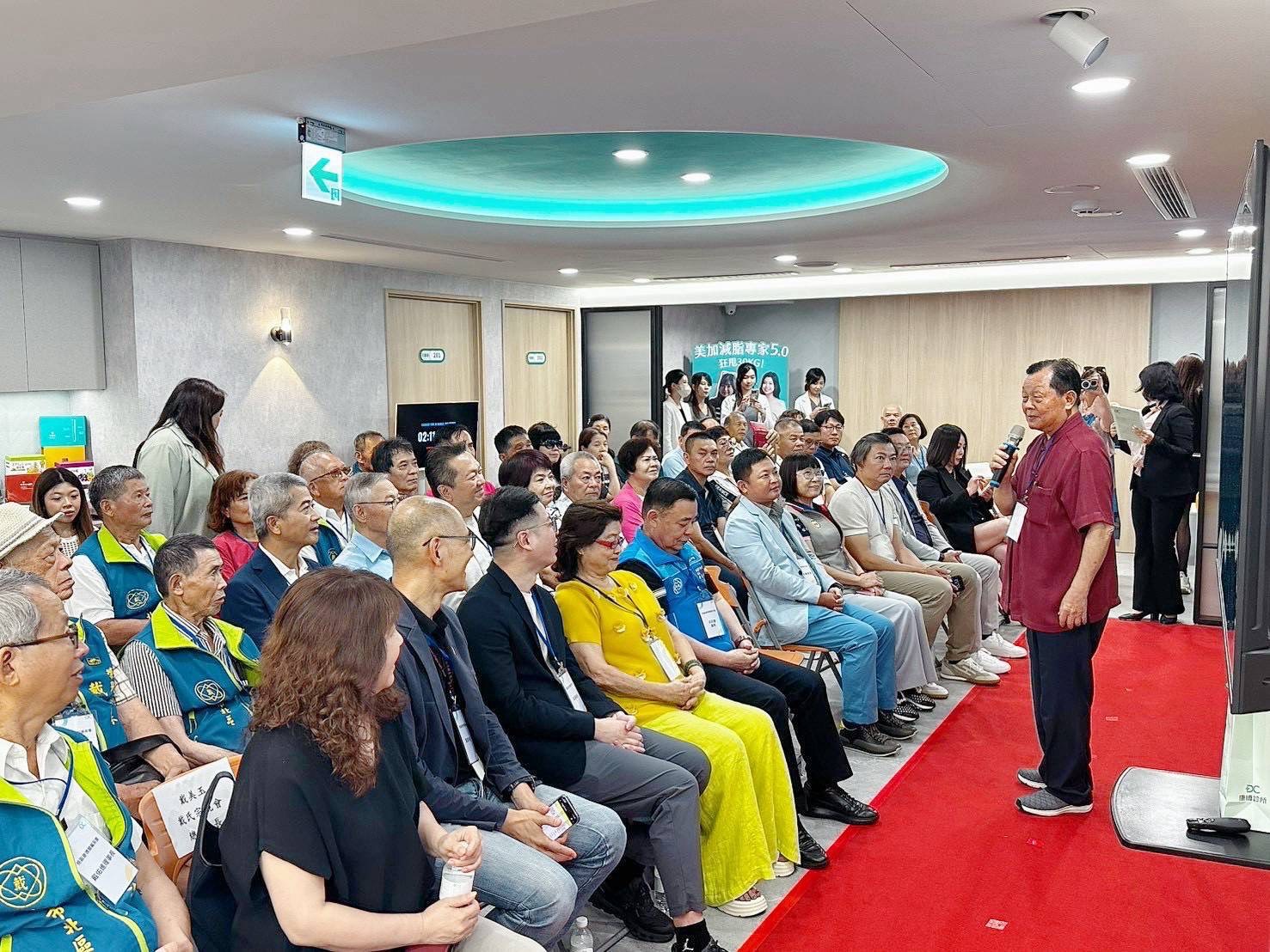 前苗栗縣長劉政鴻出席桃園康博診所開幕茶會並致詞,現場吸引產官界及地方人士踴躍參與,共同見證桃園健康照護新據點正式啟用。(圖/主辦單位提供)