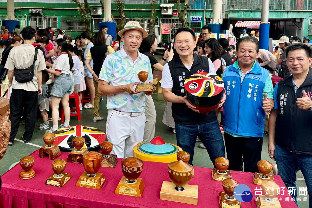 桃園市副市長蘇俊賓出席「2026年大溪陀螺文化節」。
