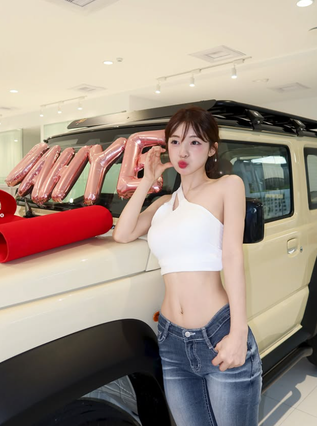 李多慧終於圓夢在台灣買車。(圖/翻攝李多慧IG)