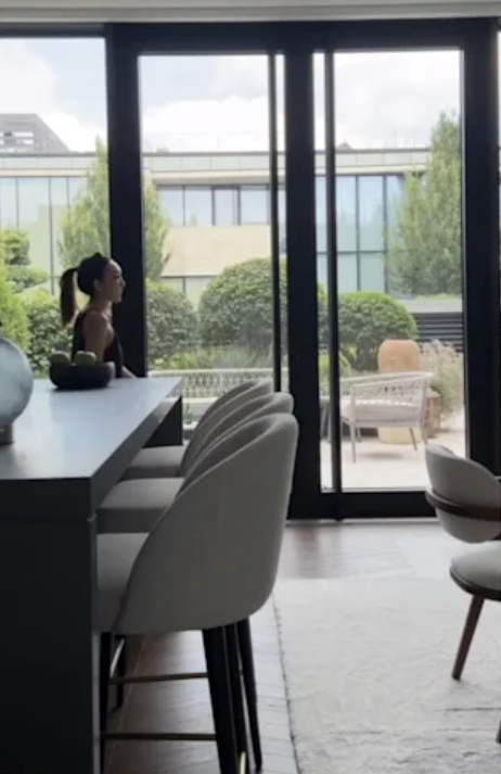 五月天成員瑪莎在世界各地置產,圖為倫敦住所。(圖/翻攝Vicky小紅書)