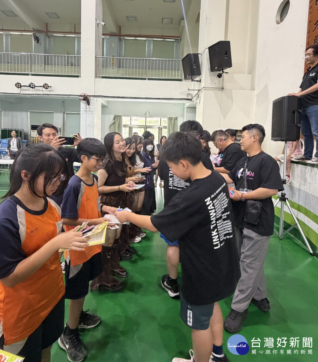 台日學生互動交流。圖／彰化市公所提供