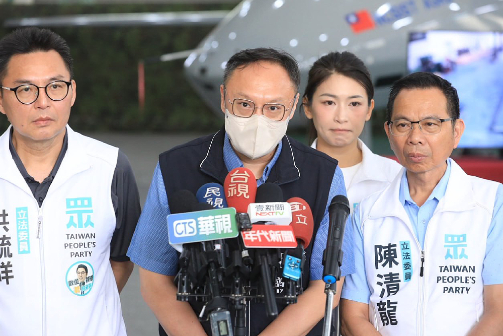 「請託」周軒向衛福部索資問題油下架標準會議紀錄　鄭照新：不給就是看不起柯建銘 235