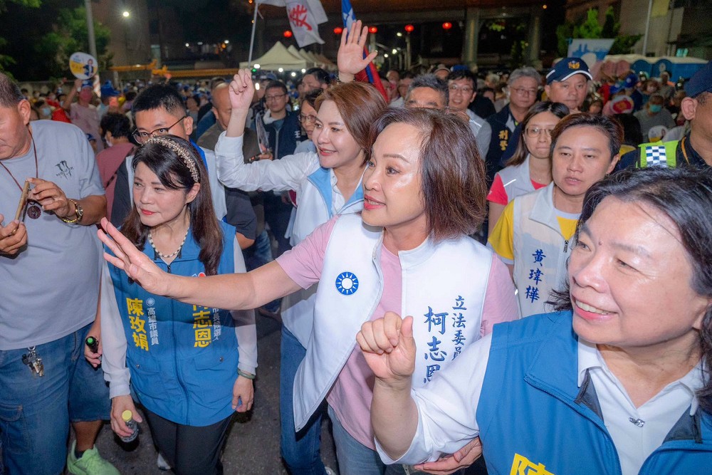 柯志恩楠梓廟口開講湧入逾3千民眾 前策劃人評估:高雄選情起風了 164 柯志恩楠梓廟口開講湧入逾3千民眾 前策劃人評估:高雄選情起風了 163