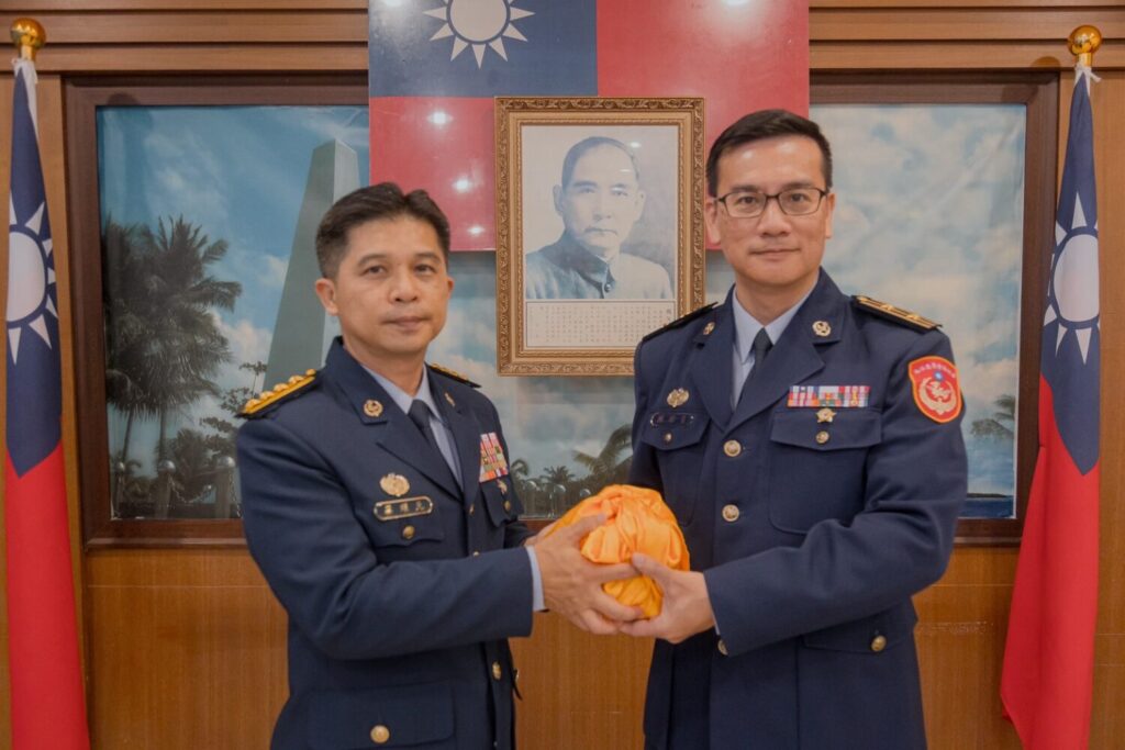 海巡署第五岸巡隊陳琮易隊長履新，持續守護南部海疆。（圖／海巡署）
