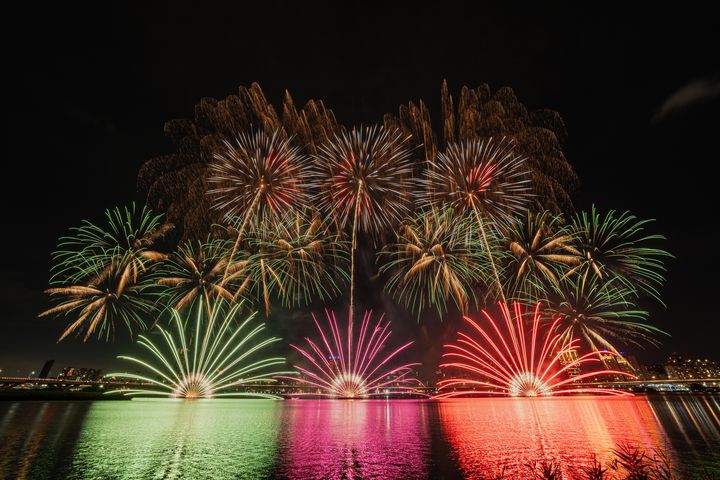 「大稻埕夏日節」璀璨登場! 蜘蛛人降臨臺北 煙火x無人機燈光秀河岸共賞