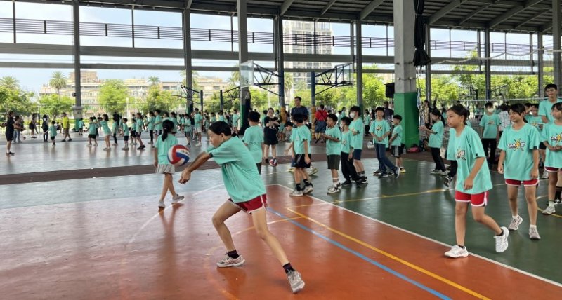 台電排球Fun電營高雄場熱鬧開跑 學童、家長暑假歡樂Fun電