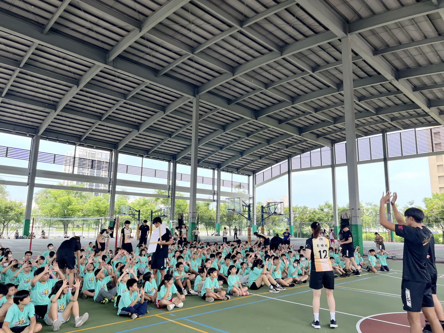 台電排球Fun電營高雄場熱鬧開跑 學童、家長暑假歡樂Fun電